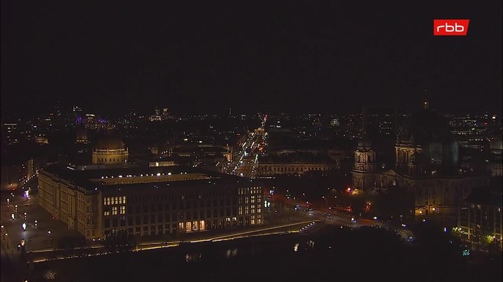 Archiv Foto Webcam Berlin: Rotes Rathaus und Berliner Dom