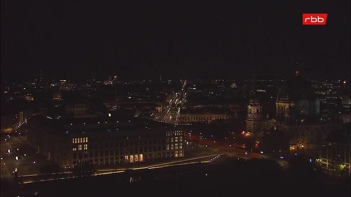 Archiv Foto Webcam Berlin: Rotes Rathaus und Berliner Dom