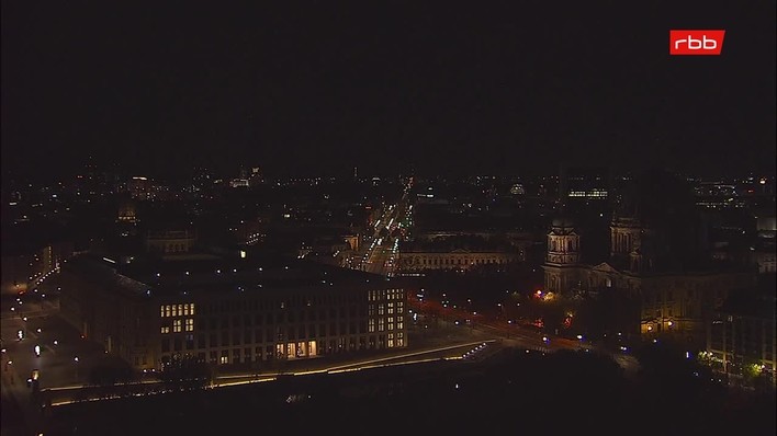 Archiv Foto Webcam Berlin: Rotes Rathaus und Berliner Dom