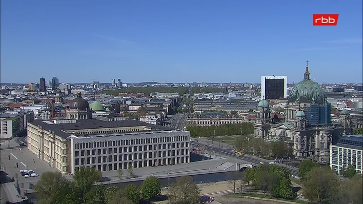 Archiv Foto Webcam Berlin: Rotes Rathaus und Berliner Dom