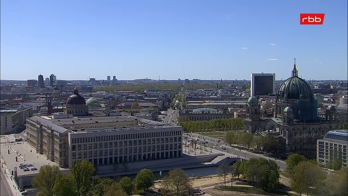 Archiv Foto Webcam Berlin: Rotes Rathaus und Berliner Dom