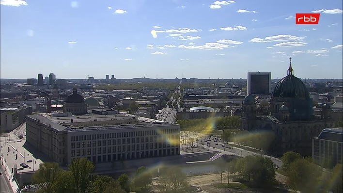 Archiv Foto Webcam Berlin: Rotes Rathaus und Berliner Dom