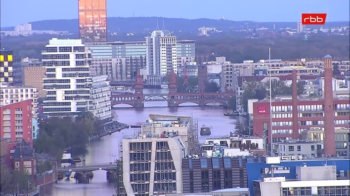 Archiv Foto Webcam Berlin: Rotes Rathaus und Berliner Dom