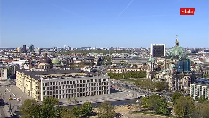 Archiv Foto Webcam Berlin: Rotes Rathaus und Berliner Dom
