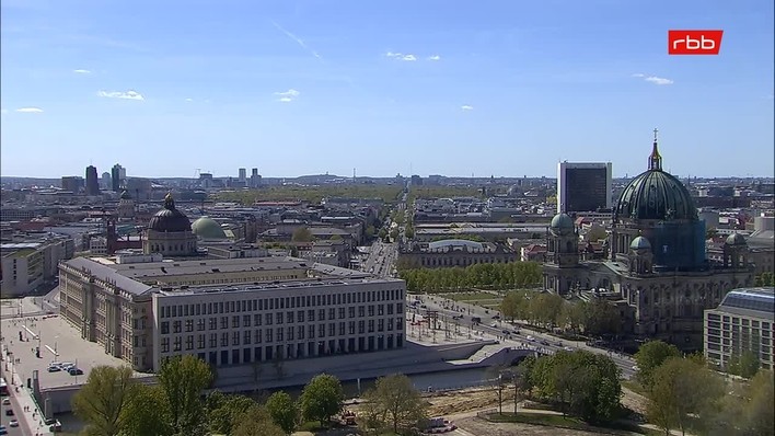 Archiv Foto Webcam Berlin: Rotes Rathaus und Berliner Dom