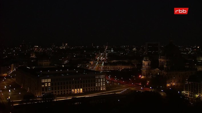 Archiv Foto Webcam Berlin: Rotes Rathaus und Berliner Dom