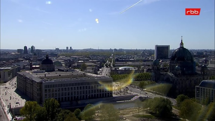 Archiv Foto Webcam Berlin: Rotes Rathaus und Berliner Dom