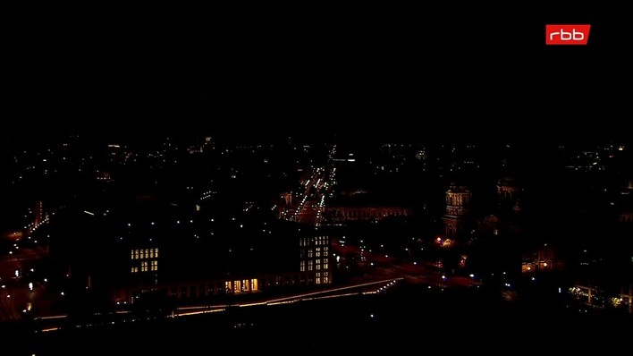 Archiv Foto Webcam Berlin: Rotes Rathaus und Berliner Dom
