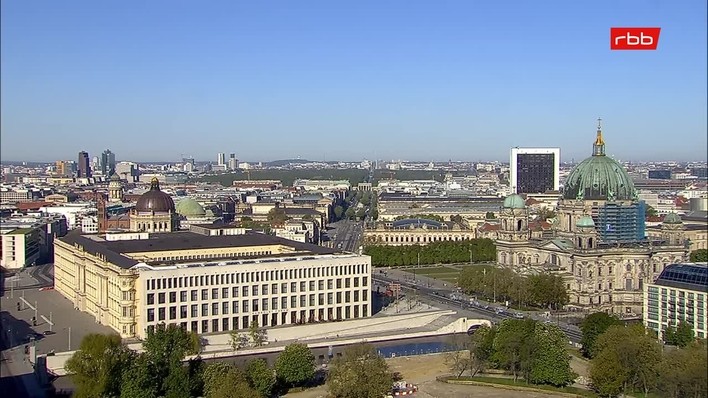 Archiv Foto Webcam Berlin: Rotes Rathaus und Berliner Dom