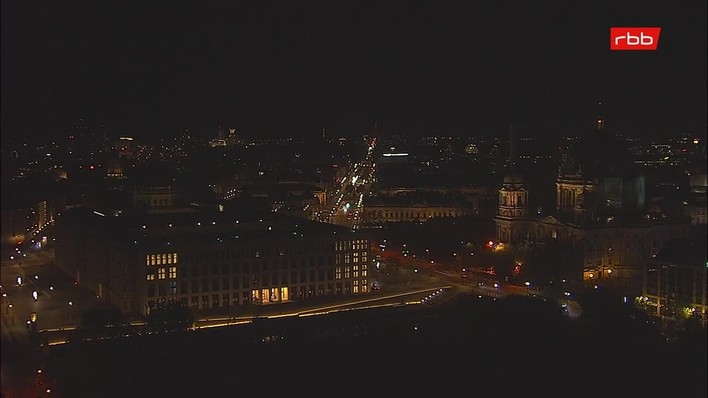 Archiv Foto Webcam Berlin: Rotes Rathaus und Berliner Dom