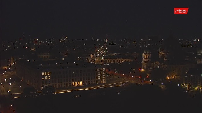 Archiv Foto Webcam Berlin: Rotes Rathaus und Berliner Dom