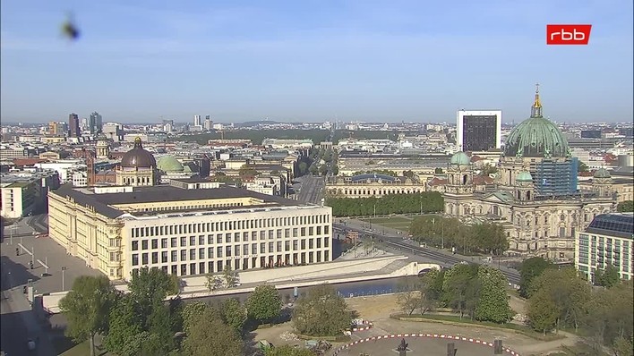 Archiv Foto Webcam Berlin: Rotes Rathaus und Berliner Dom