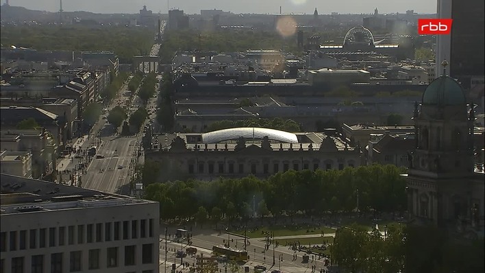 Archiv Foto Webcam Berlin: Rotes Rathaus und Berliner Dom