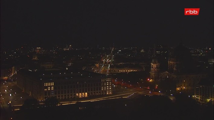 Archiv Foto Webcam Berlin: Rotes Rathaus und Berliner Dom