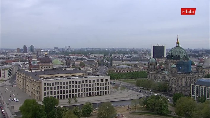 Archiv Foto Webcam Berlin: Rotes Rathaus und Berliner Dom