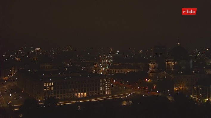 Archiv Foto Webcam Berlin: Rotes Rathaus und Berliner Dom