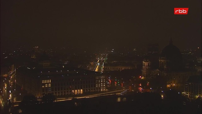 Archiv Foto Webcam Berlin: Rotes Rathaus und Berliner Dom