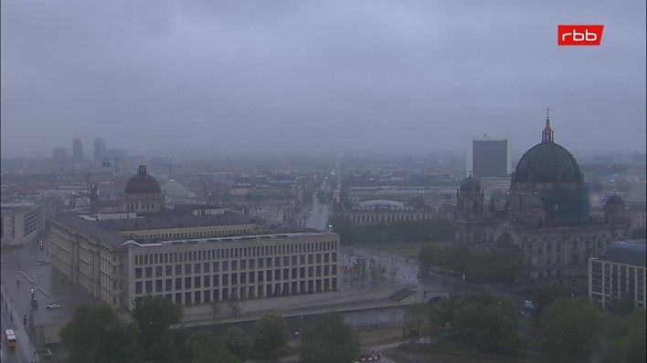 Archiv Foto Webcam Berlin: Rotes Rathaus und Berliner Dom