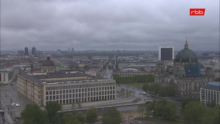 Archiv Foto Webcam Berlin: Rotes Rathaus und Berliner Dom