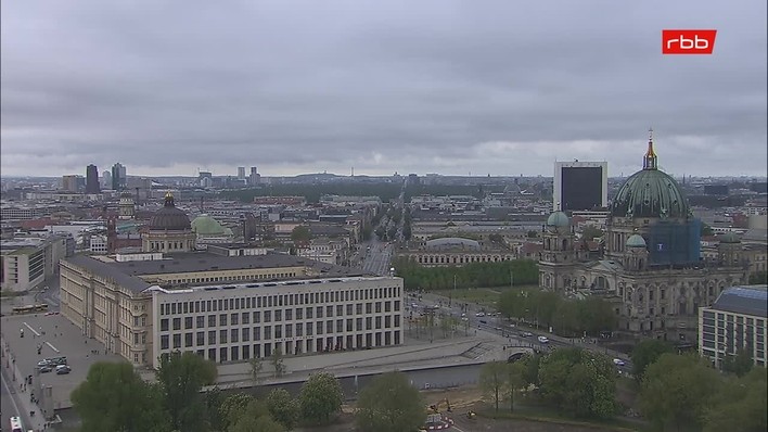 Archiv Foto Webcam Berlin: Rotes Rathaus und Berliner Dom