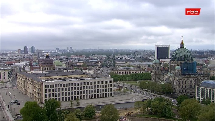 Archiv Foto Webcam Berlin: Rotes Rathaus und Berliner Dom
