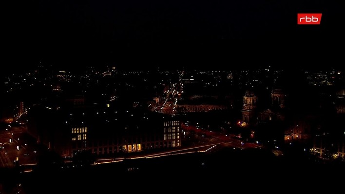 Archiv Foto Webcam Berlin: Rotes Rathaus und Berliner Dom