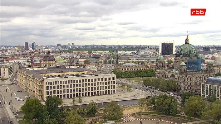 Archiv Foto Webcam Berlin: Rotes Rathaus und Berliner Dom