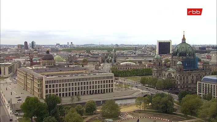 Archiv Foto Webcam Berlin: Rotes Rathaus und Berliner Dom