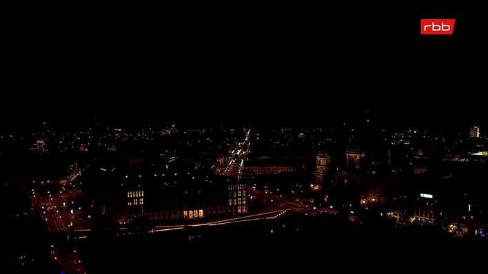 Archiv Foto Webcam Berlin: Rotes Rathaus und Berliner Dom