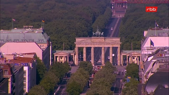 Archiv Foto Webcam Berlin: Rotes Rathaus und Berliner Dom