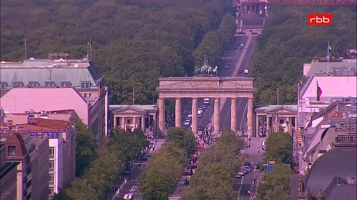 Archiv Foto Webcam Berlin: Rotes Rathaus und Berliner Dom