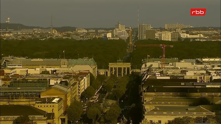 Archiv Foto Webcam Berlin: Rotes Rathaus und Berliner Dom