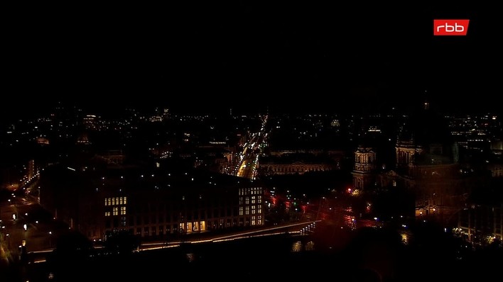 Archiv Foto Webcam Berlin: Rotes Rathaus und Berliner Dom