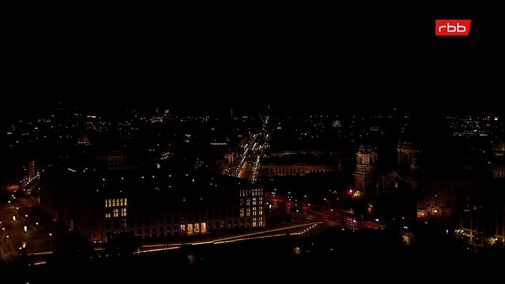 Archiv Foto Webcam Berlin: Rotes Rathaus und Berliner Dom