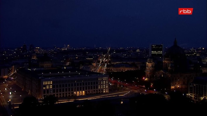 Archiv Foto Webcam Berlin: Rotes Rathaus und Berliner Dom