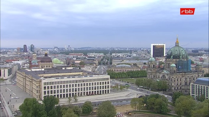 Archiv Foto Webcam Berlin: Rotes Rathaus und Berliner Dom