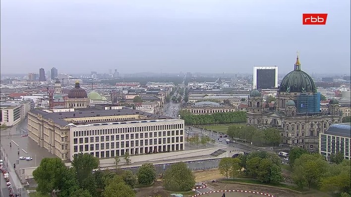 Archiv Foto Webcam Berlin: Rotes Rathaus und Berliner Dom
