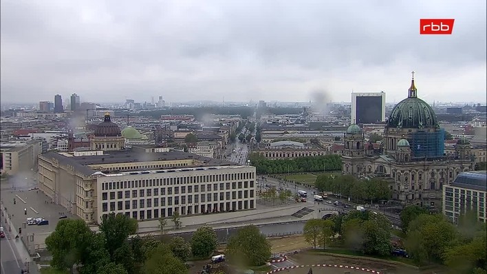 Archiv Foto Webcam Berlin: Rotes Rathaus und Berliner Dom