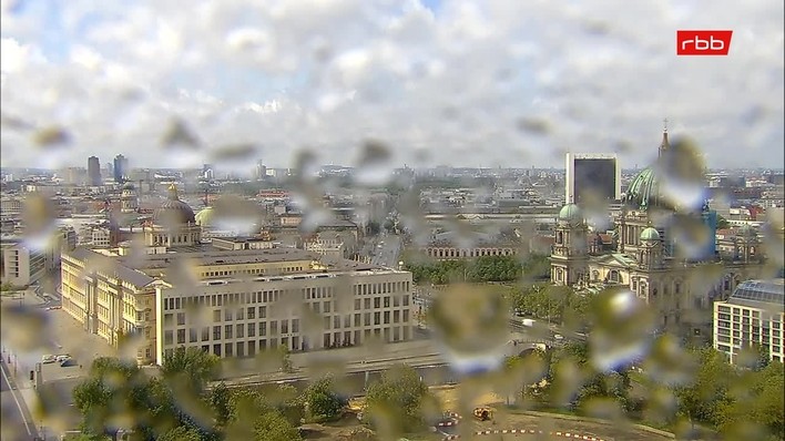 Archiv Foto Webcam Berlin: Rotes Rathaus und Berliner Dom