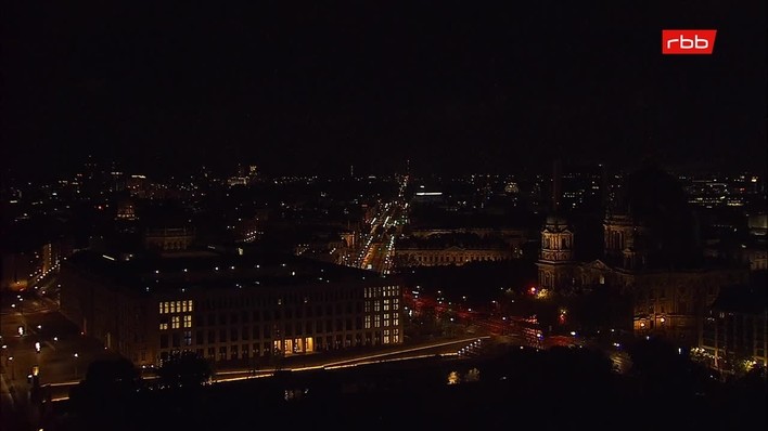 Archiv Foto Webcam Berlin: Rotes Rathaus und Berliner Dom