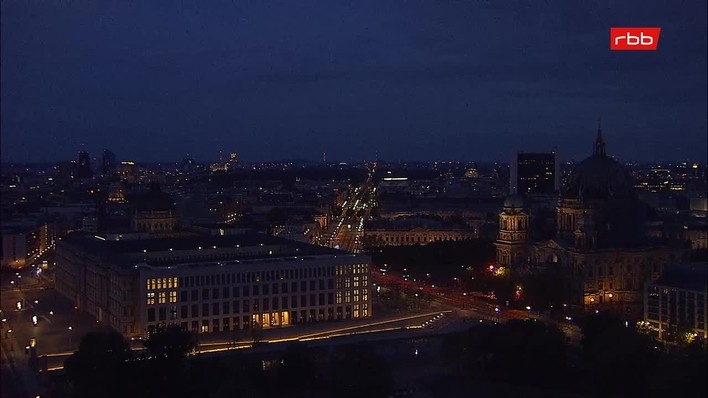 Archiv Foto Webcam Berlin: Rotes Rathaus und Berliner Dom
