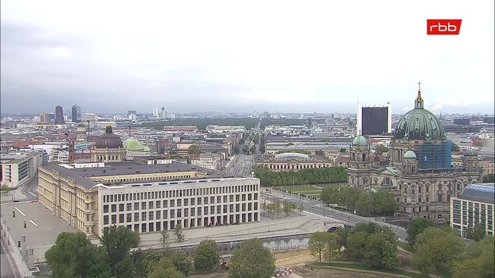 Archiv Foto Webcam Berlin: Rotes Rathaus und Berliner Dom