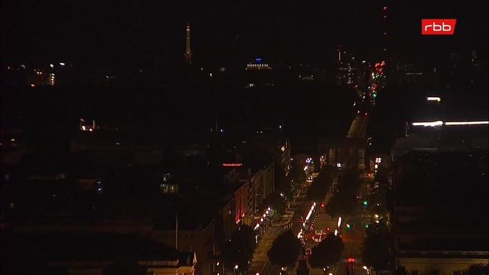 Archiv Foto Webcam Berlin: Rotes Rathaus und Berliner Dom