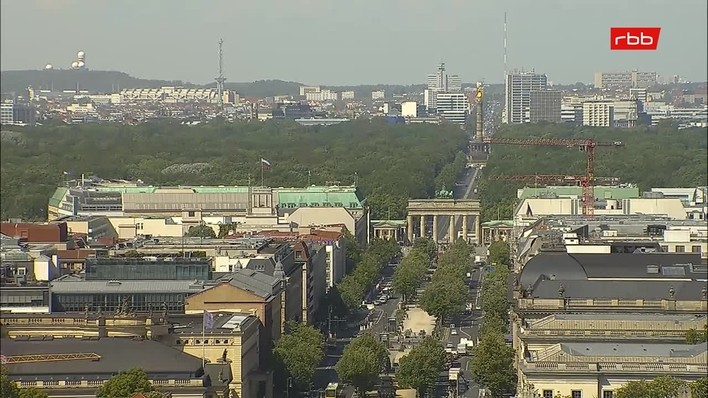 Archiv Foto Webcam Berlin: Rotes Rathaus und Berliner Dom