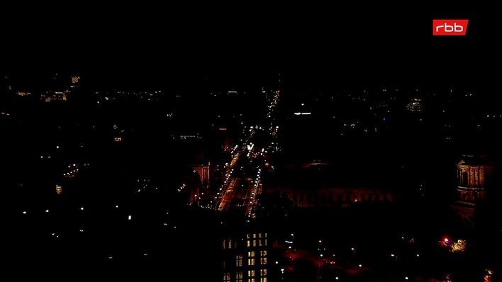 Archiv Foto Webcam Berlin: Rotes Rathaus und Berliner Dom