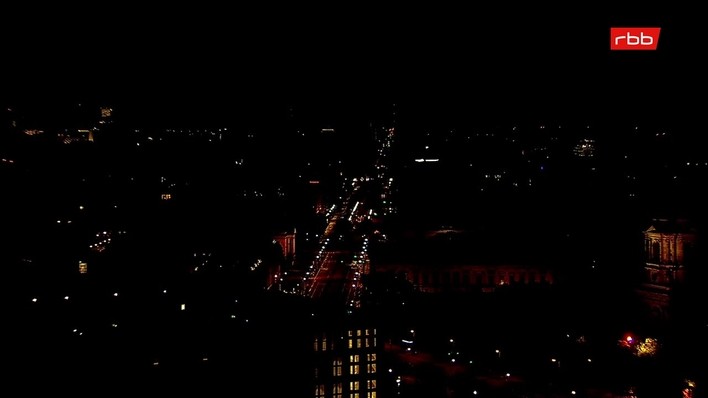 Archiv Foto Webcam Berlin: Rotes Rathaus und Berliner Dom