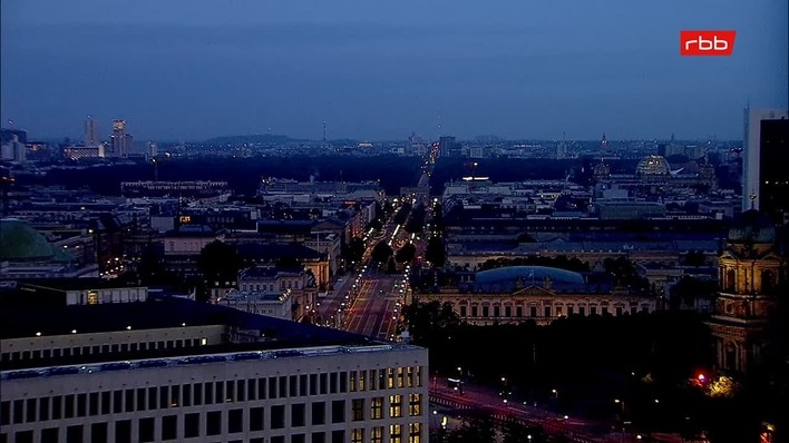 Archiv Foto Webcam Berlin: Rotes Rathaus und Berliner Dom