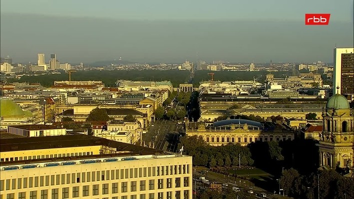 Archiv Foto Webcam Berlin: Rotes Rathaus und Berliner Dom
