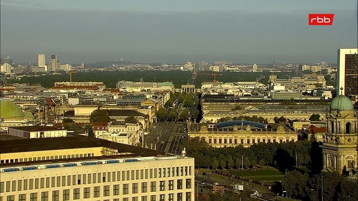 Archiv Foto Webcam Berlin: Rotes Rathaus und Berliner Dom