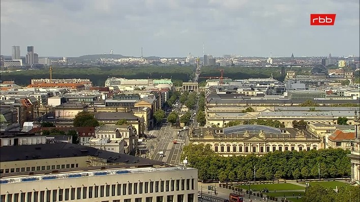Archiv Foto Webcam Berlin: Rotes Rathaus und Berliner Dom